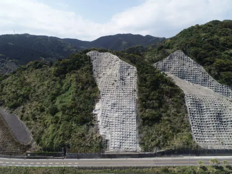 宮浦地区法面・舗装外工事 の現場写真