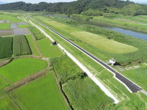 石山地区堤防補強(その2)外工事 の現場写真