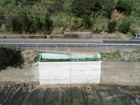 令和元年度富土地区海岸擁壁補修外工事 の現場写真