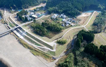 楠見地区築堤外工事 の現場写真