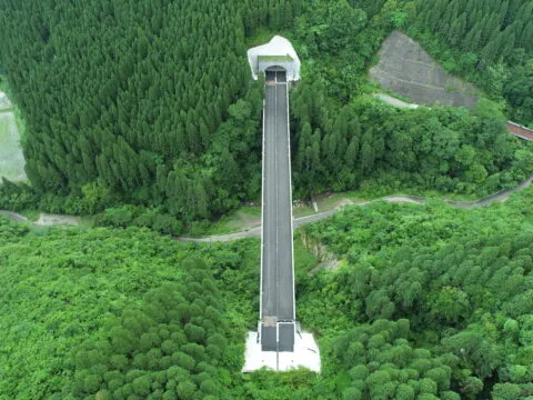 東九州道(清武~北郷)寺山一号橋床版工工事 の現場写真
