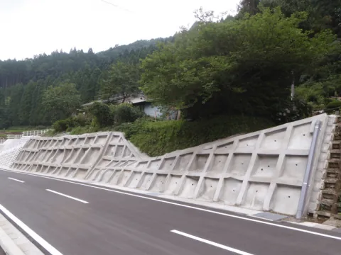 臨県特改第023-11-01号尾鈴川南停車場線込ノ口工区法面工事 の現場写真
