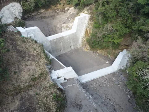矢岳第１砂防堰堤改良２期工事 の現場写真