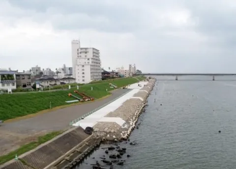 高洲地区浸食対策(4工区)外工事 の現場写真