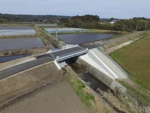 平成27年度交付建設第6-16-2号県道高鍋美々津線東都農工区宮川橋橋梁工事 の現場写真